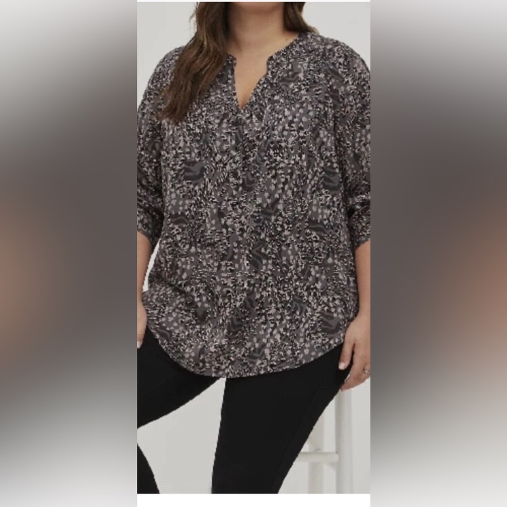 Torrid Black and Gray Abstract Blouse Plus 4X